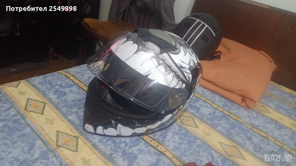 каска за мотор XL, снимка 1