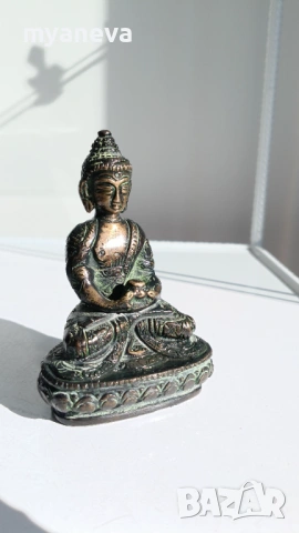 Бронзова , vintage статуетка на медитиращ Буда , предназначена за носене на мир и хармония . , снимка 2 - Статуетки - 53824250