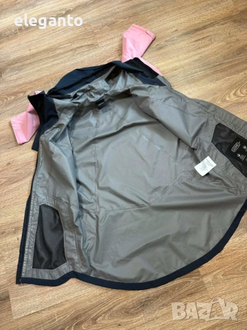 Висок клас дамска трисолойна мембрана Peak Performance Daybreak Waterproof Jacket , L размер , снимка 11 - Якета - 54203057