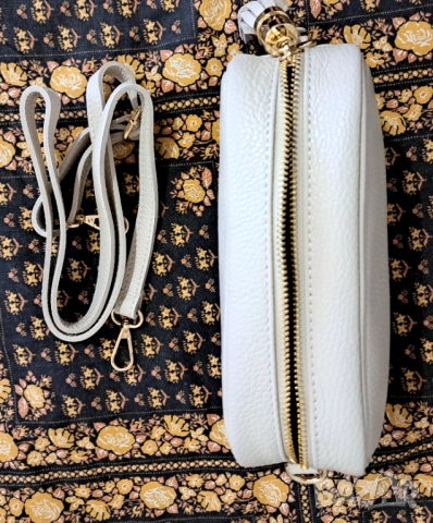 Дамска чанта-ест.кожа, снимка 2 - Чанти - 53203303