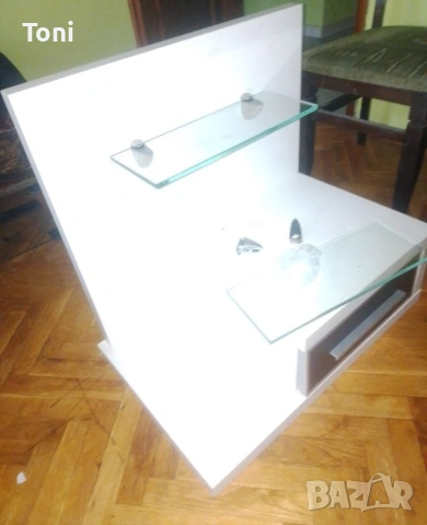 етажерка с шкафче много тежка и масивна чисто нова!!!