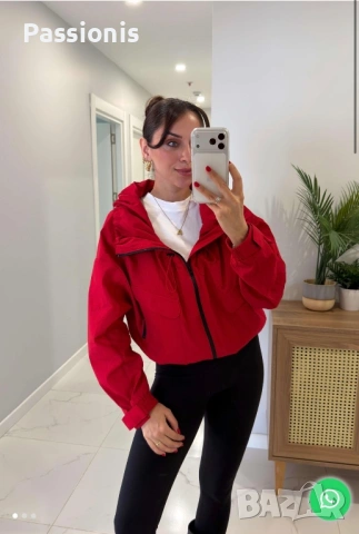 Дамска ветровка, снимка 2 - Якета - 53302853