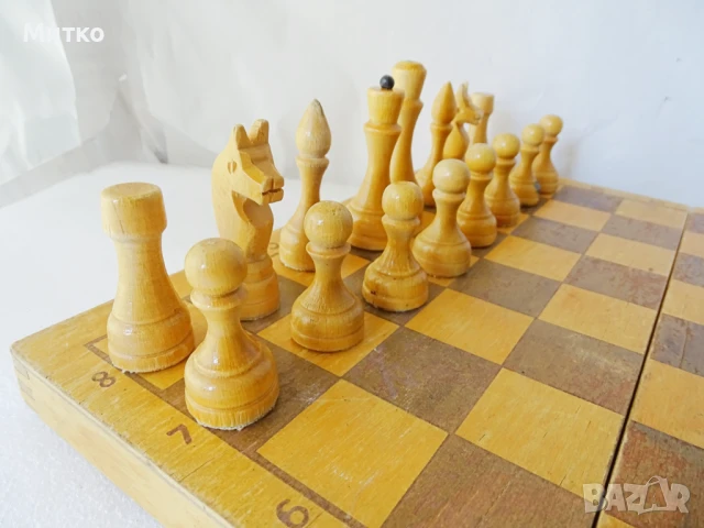 Стар дървен шах в пълен коплект, снимка 10 - Шах и табла - 51294246