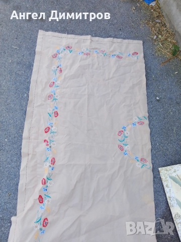 Бродерия покривка , снимка 2 - Антикварни и старинни предмети - 51823343