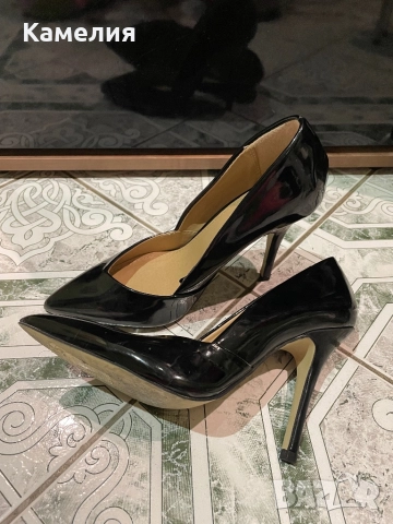 Обувки, снимка 2 - Дамски обувки на ток - 52393716