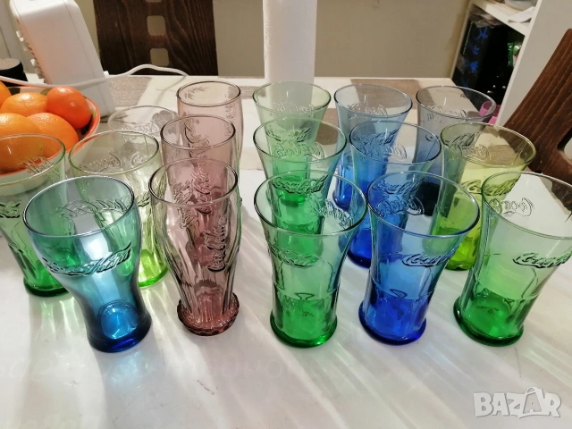 Колекция от 16 чаши Coca-Cola 