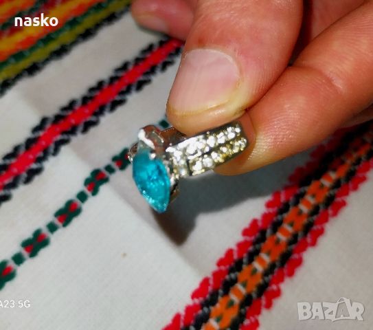 Дамски пръстен с циркони, снимка 2 - Антикварни и старинни предмети - 46431328