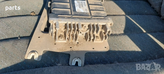 Компютър Двигател VW Пасат 3 1.8 Бензин - Голф 3 - Ауди 80 - 90 - 443907311B - 0261200261, снимка 5 - Части - 53776468