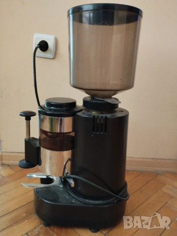 Електрическа професионална италианска кафемелачка 