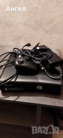 Xbox 360,пълен комплект + една игра Colin Mcrae Dirt 3, снимка 1