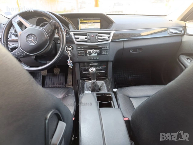 Mercedes-Benz E 220 Ръчна, снимка 3 - Автомобили и джипове - 53867902