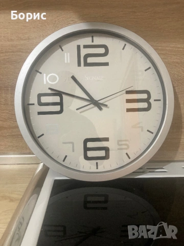 Голям стенен часовник 35см,отличен