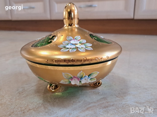 Bohemia бонбониера с позлата 