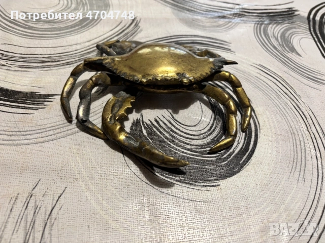 Бронзов пепелник рак без една щипка