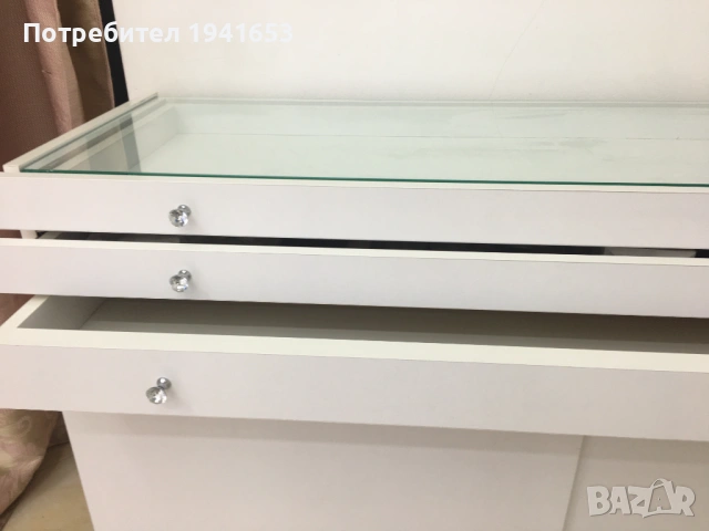 Продавам бял шкаф, изработен по поръчка, снимка 4 - Шкафове - 53808438