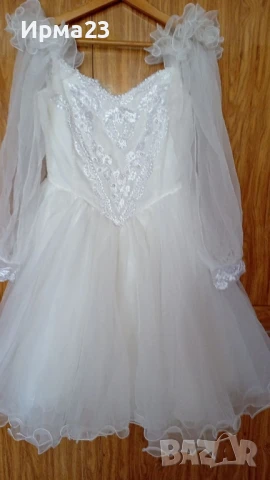 Бяла ефирна рокля