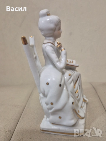 Порцеланова фигура позлата