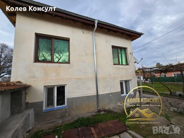 Двуетажна къща село Книжовник, снимка 2 - Къщи - 52494658