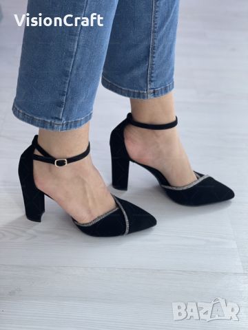 Дамски затворени сандали с ток и бляскави линии, отразяващи вашия уникален стил, снимка 2 - Сандали - 45209966