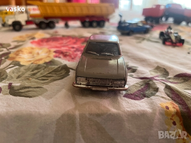 Polistil Italy 1:43 Пежо504, снимка 2 - Колекции - 52653140