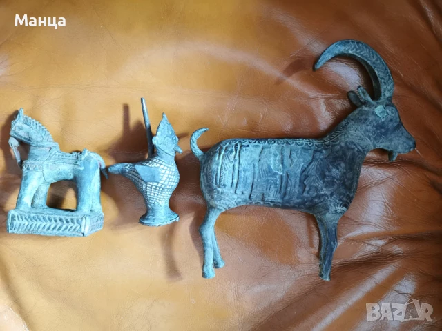 Много стари бронзови фигури от Иран