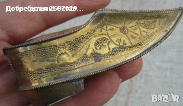 Обувка и пикаещо момче Брюксел фигура пластика статуетка метал, месинг/бронз,мосю пиш, снимка 4 - Декорация за дома - 39451590