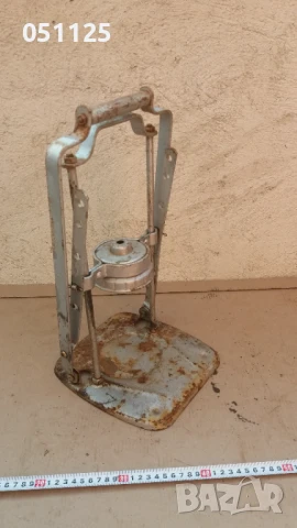 стара машинка за затваряне на буркани 