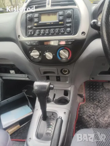 Toyota rav4 2.0  бензин 150 коня , снимка 7 - Автомобили и джипове - 49784142