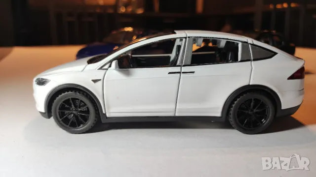 Метални колички Тесла (Tesla Model X), мащаб 1:28, снимка 3 - Коли, камиони, мотори, писти - 48784957