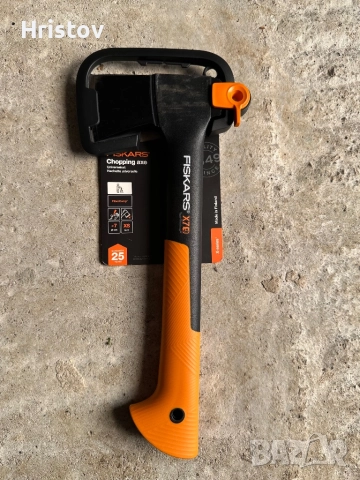 Брадва за къмпинг и туризъм Fiskars X7