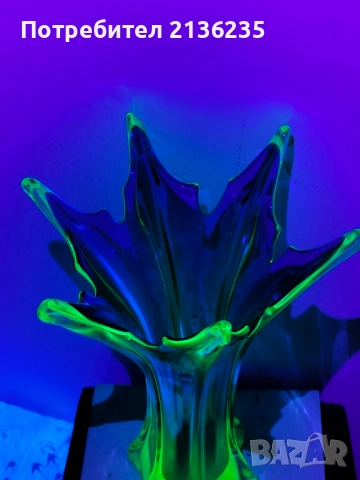 Мурано ваза от ураново стъкло – 28 см, снимка 2 - Антикварни и старинни предмети - 51946809