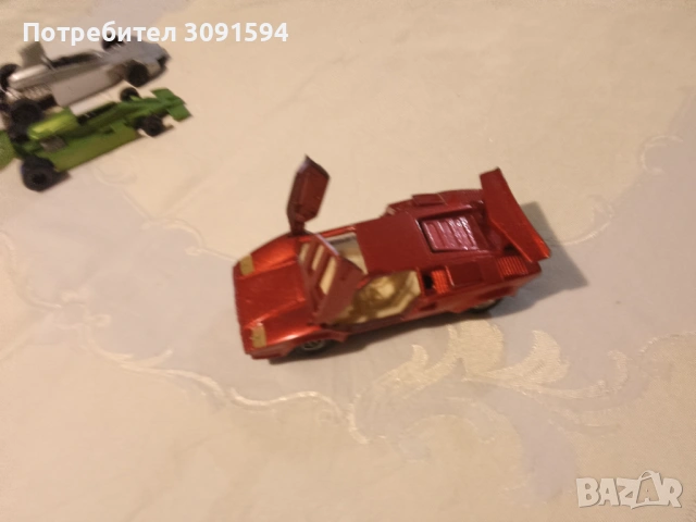 Метално Lamborghini Countach LP -1985 г, Споилера,и крилото се движи при движение  произведена през , снимка 11 - Колекции - 53599500