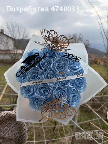 Вечен букет от сатенени рози, идеален подарък по повод предстоящите балове