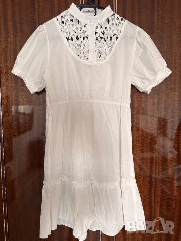 Дамска рокля в бяло