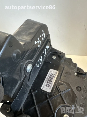 Механизъм за заключване на предна дясна врата за Volvo XC60 (2011) 30799302, снимка 2 - Части - 53742076