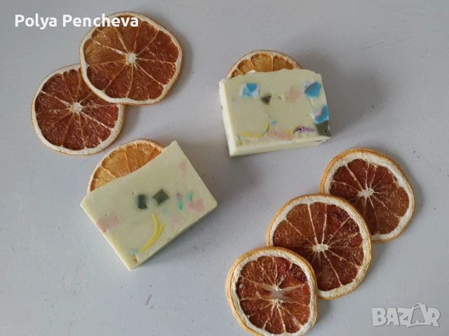 Книга „Изработка на натурални сапуни“ – перфектен подарък за 14 февруари и 8 март, снимка 5 - Художествена литература - 53368537