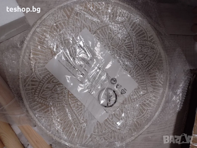 Холна / помощна маса - кръгла маса с резбован флорален декор, снимка 5 - Маси - 51657356