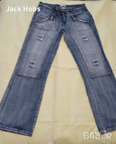 Дамски дънки с кръпки 