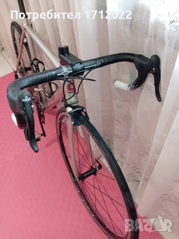 Шосеен велосипед Cannondale r700 Campagnolo, снимка 3 - Велосипеди - 54044781