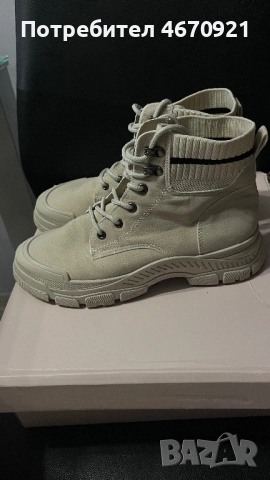 Продавам дамски зимни ботуши, в перфектно състояние, носени само веднъж, размер 39