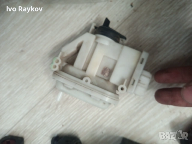 Моторче Централно Заключване за Volkswagen PASSAT , 357862153C.