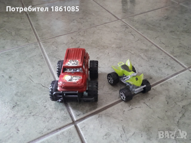 Две детски колички за игра.