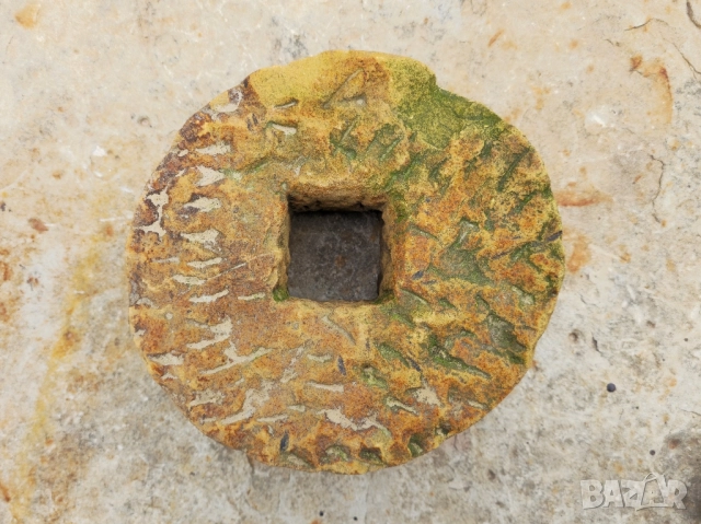 Старо каменно точило от дялан камък , снимка 2 - Декорация за дома - 52192698