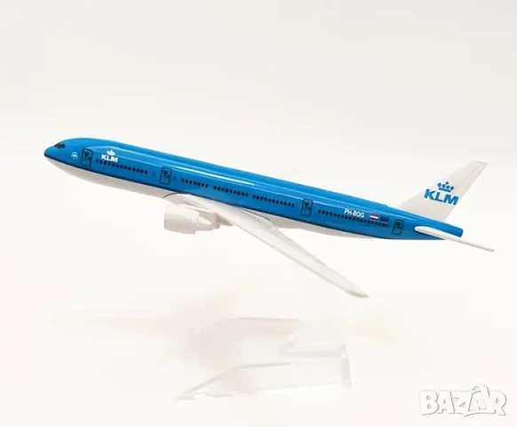 Boeing 777 самолет модел макет KLM Нидерландия авиация смолетостроене колекция самолети