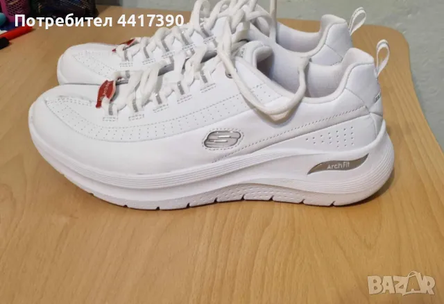 Бели дамски маратонки Skechers с ортопедична стелка Arch Fit  38 номер, снимка 2 - Маратонки - 49527839