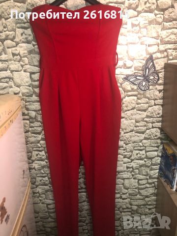 Червен костюм 