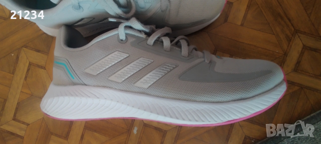 Дамски маратонки Адидас, снимка 2 - Маратонки - 53744411
