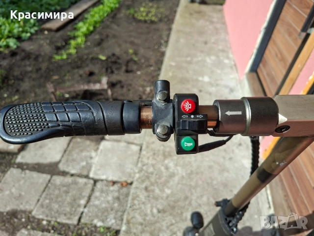 Електрическа тротинетка Kugoo Kirin M4, снимка 3 - Велосипеди - 52106703