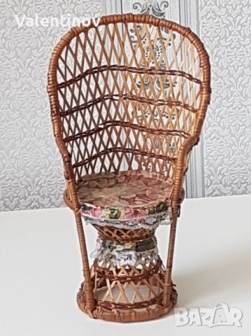 Старинно ратаново столче за кукли , снимка 1 - Кукли - 46181603