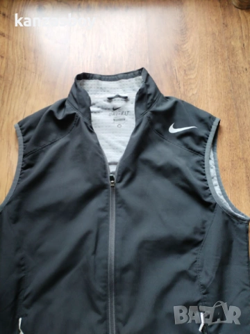 NIKE - страхотен мъжки елек М, снимка 2 - Спортни дрехи, екипи - 54156357